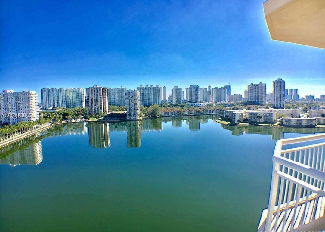 Del Prado at 18081 Biscayne Blvd, Aventura, FL 33160 - For Rent photo 4
