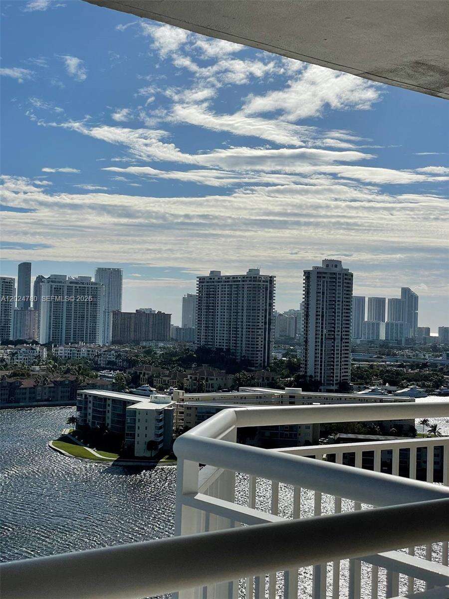 Del Prado at 18081 Biscayne Blvd, Aventura, FL 33160 - For Rent photo 34