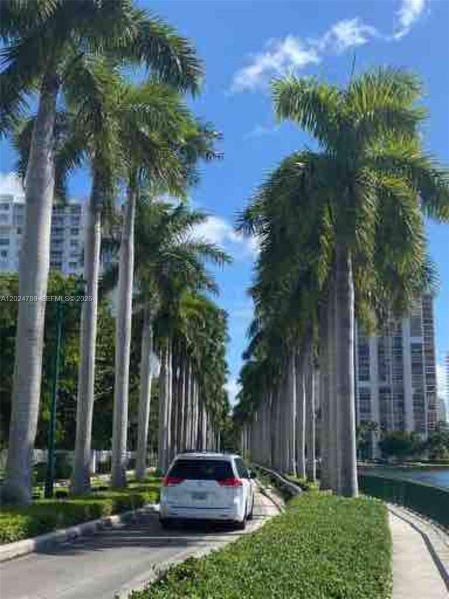 Del Prado at 18081 Biscayne Blvd, Aventura, FL 33160 - For Rent photo 35