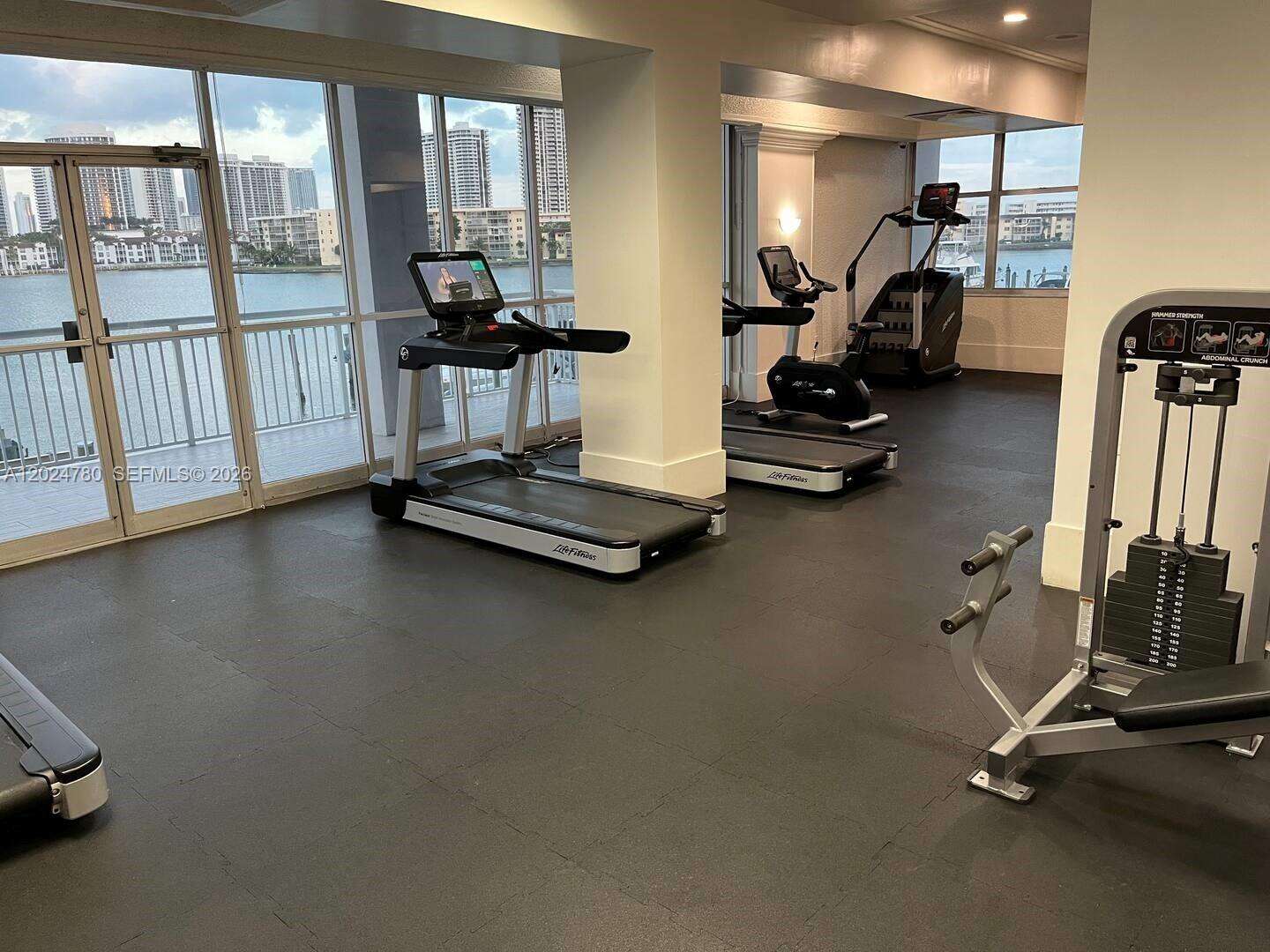 Del Prado at 18081 Biscayne Blvd, Aventura, FL 33160 - For Rent photo 36