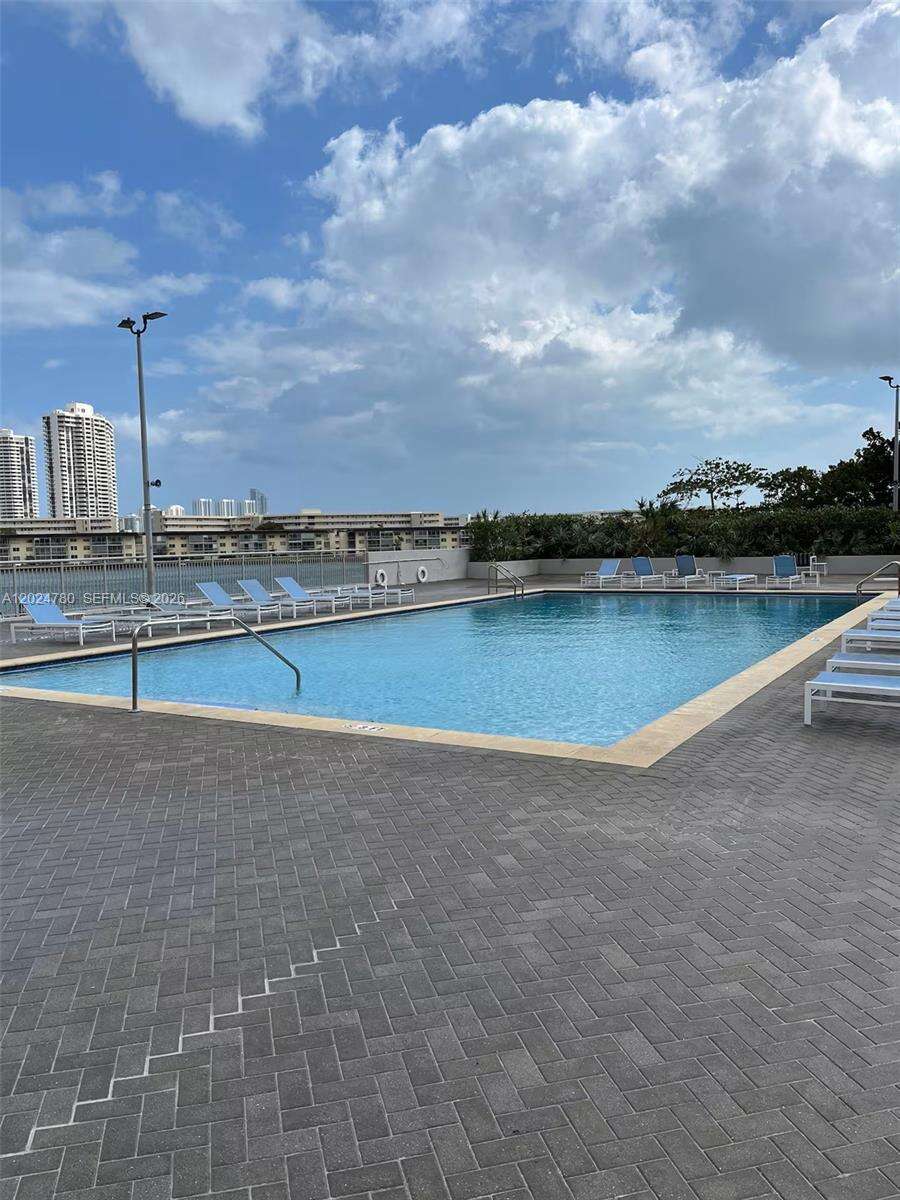 Del Prado at 18081 Biscayne Blvd, Aventura, FL 33160 - For Rent photo 39