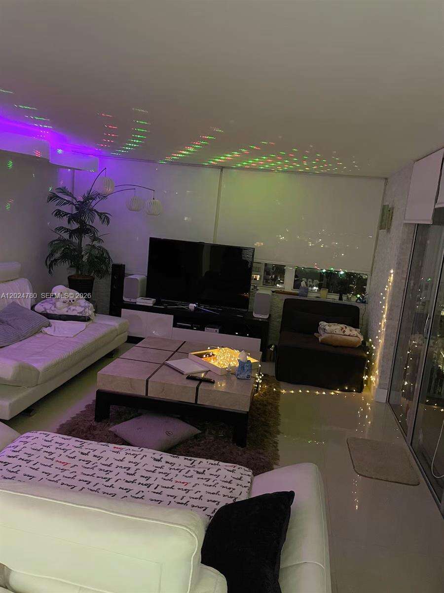 Del Prado at 18081 Biscayne Blvd, Aventura, FL 33160 - For Rent photo 8