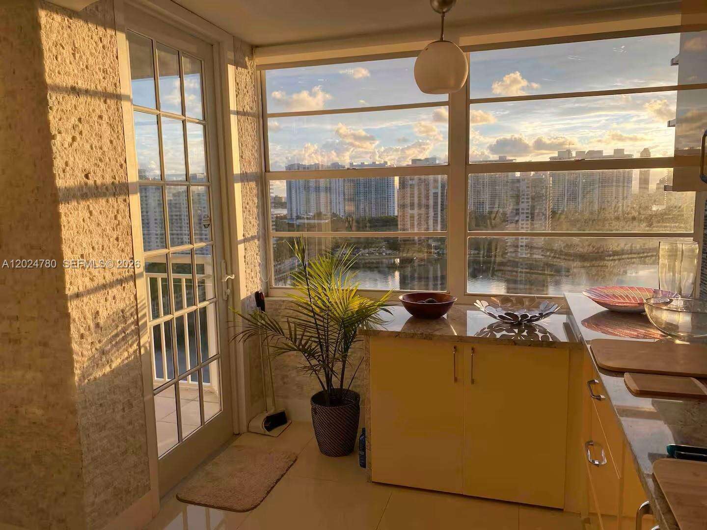 Del Prado at 18081 Biscayne Blvd, Aventura, FL 33160 - For Rent photo 9