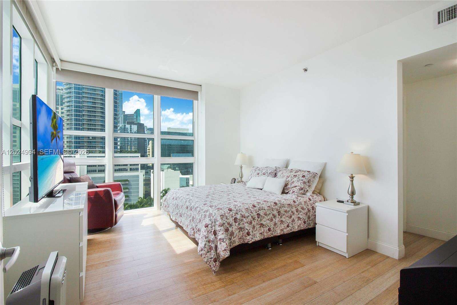 The Plaza On Brickell East at 950 Brickell Bay Dr, Miami, FL 33131 - For Rent photo 13