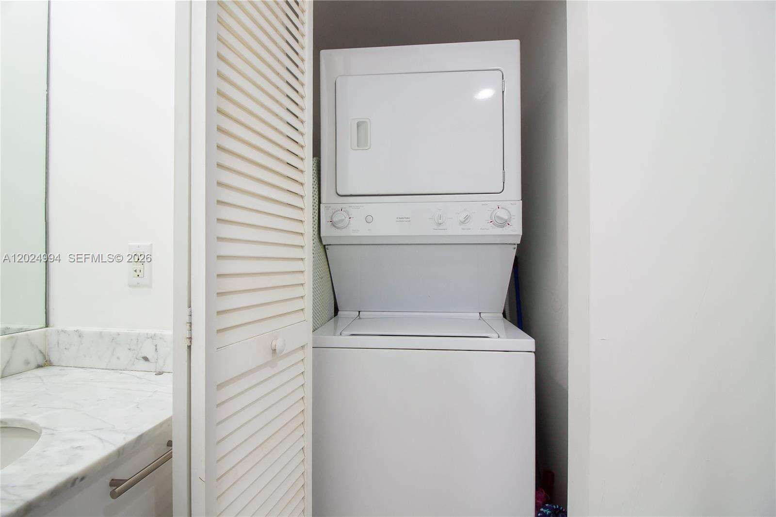 The Plaza On Brickell East at 950 Brickell Bay Dr, Miami, FL 33131 - For Rent photo 20