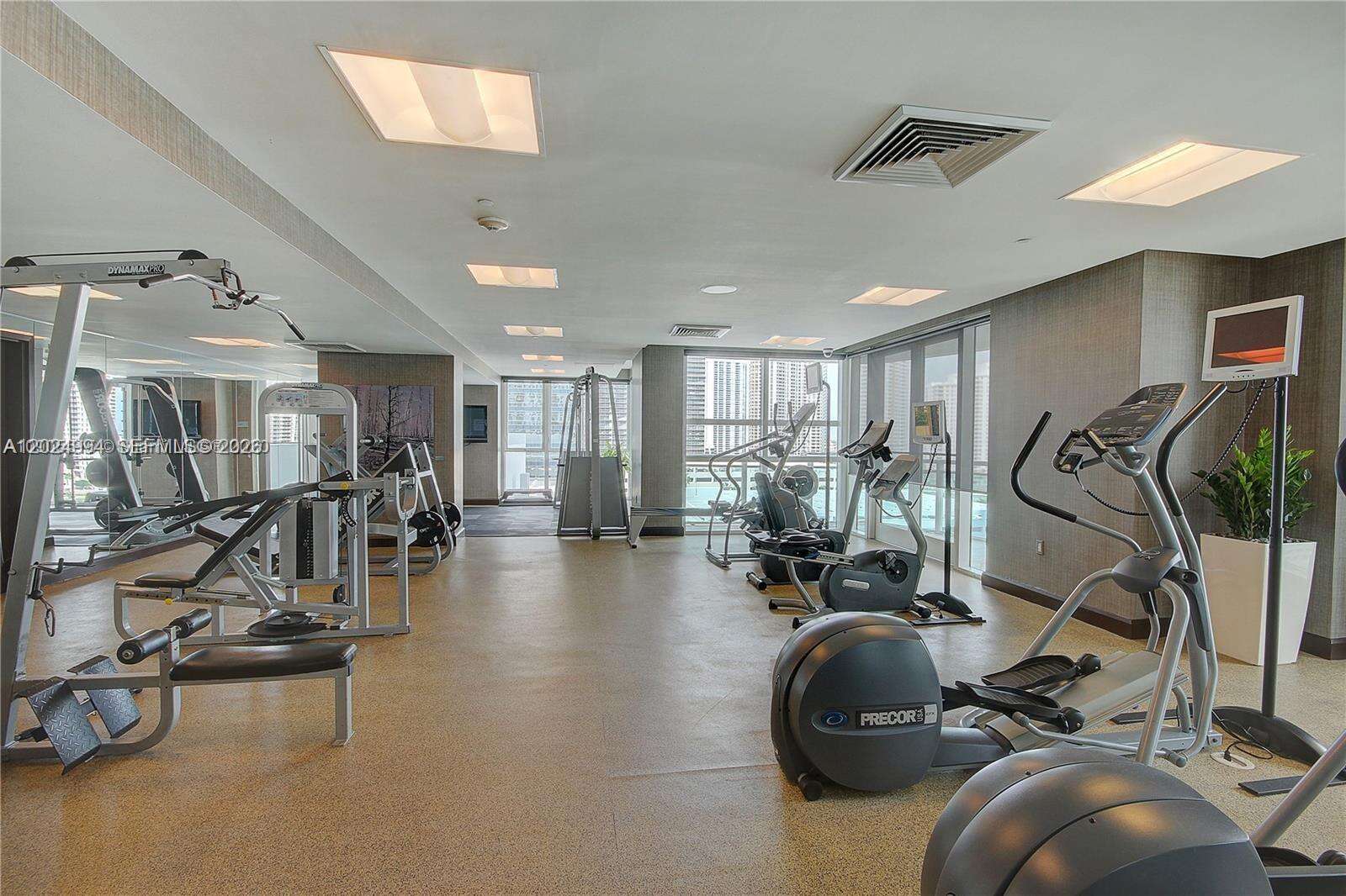 The Plaza On Brickell East at 950 Brickell Bay Dr, Miami, FL 33131 - For Rent photo 33