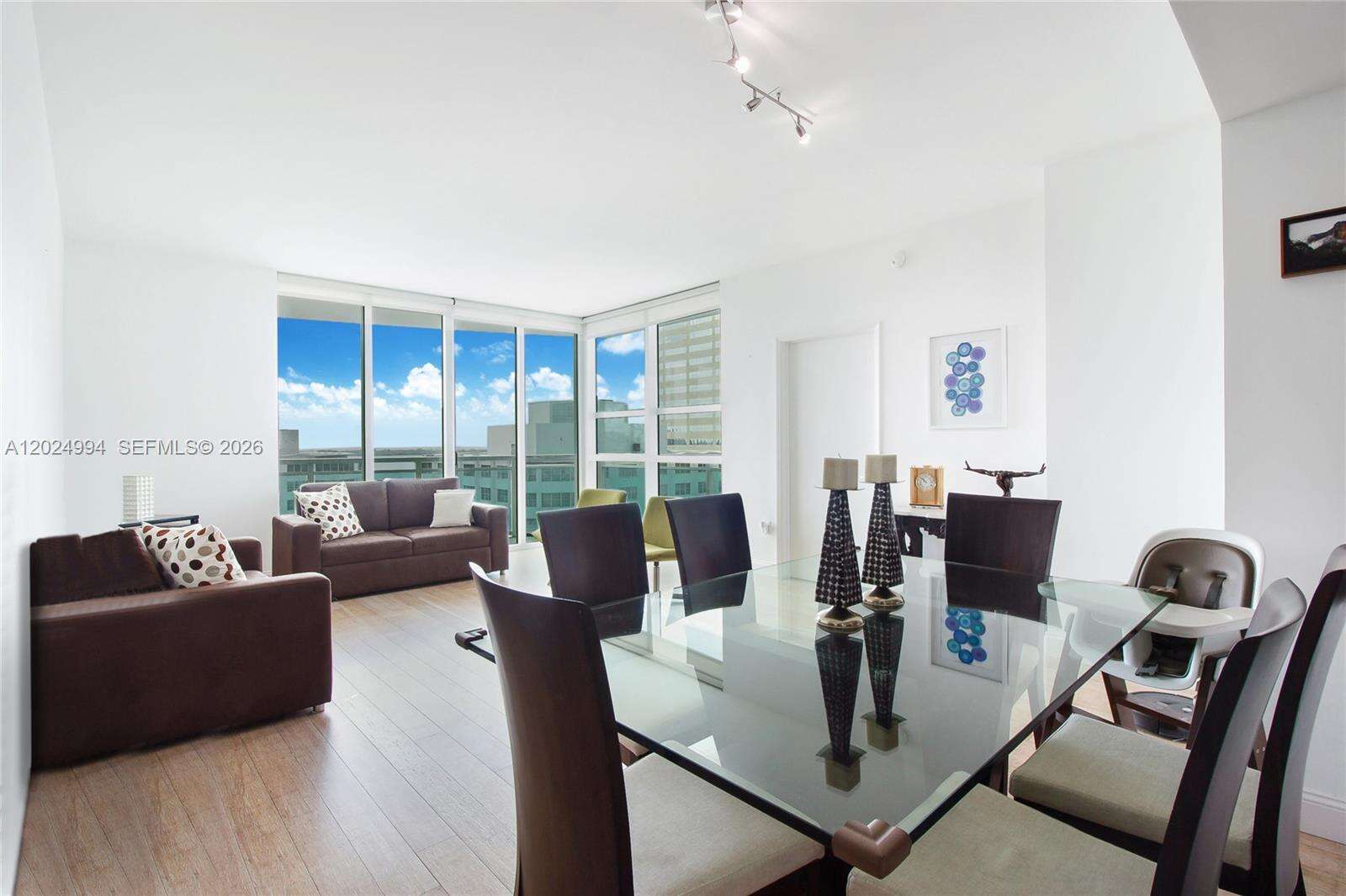 The Plaza On Brickell East at 950 Brickell Bay Dr, Miami, FL 33131 - For Rent photo 8
