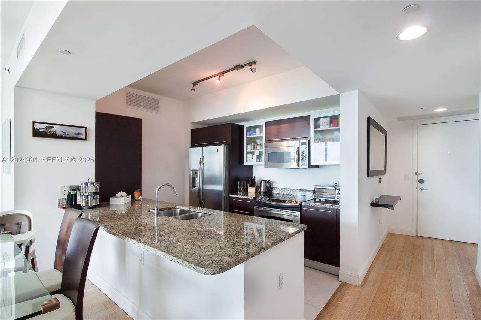 The Plaza On Brickell East at 950 Brickell Bay Dr, Miami, FL 33131 - For Rent photo 10