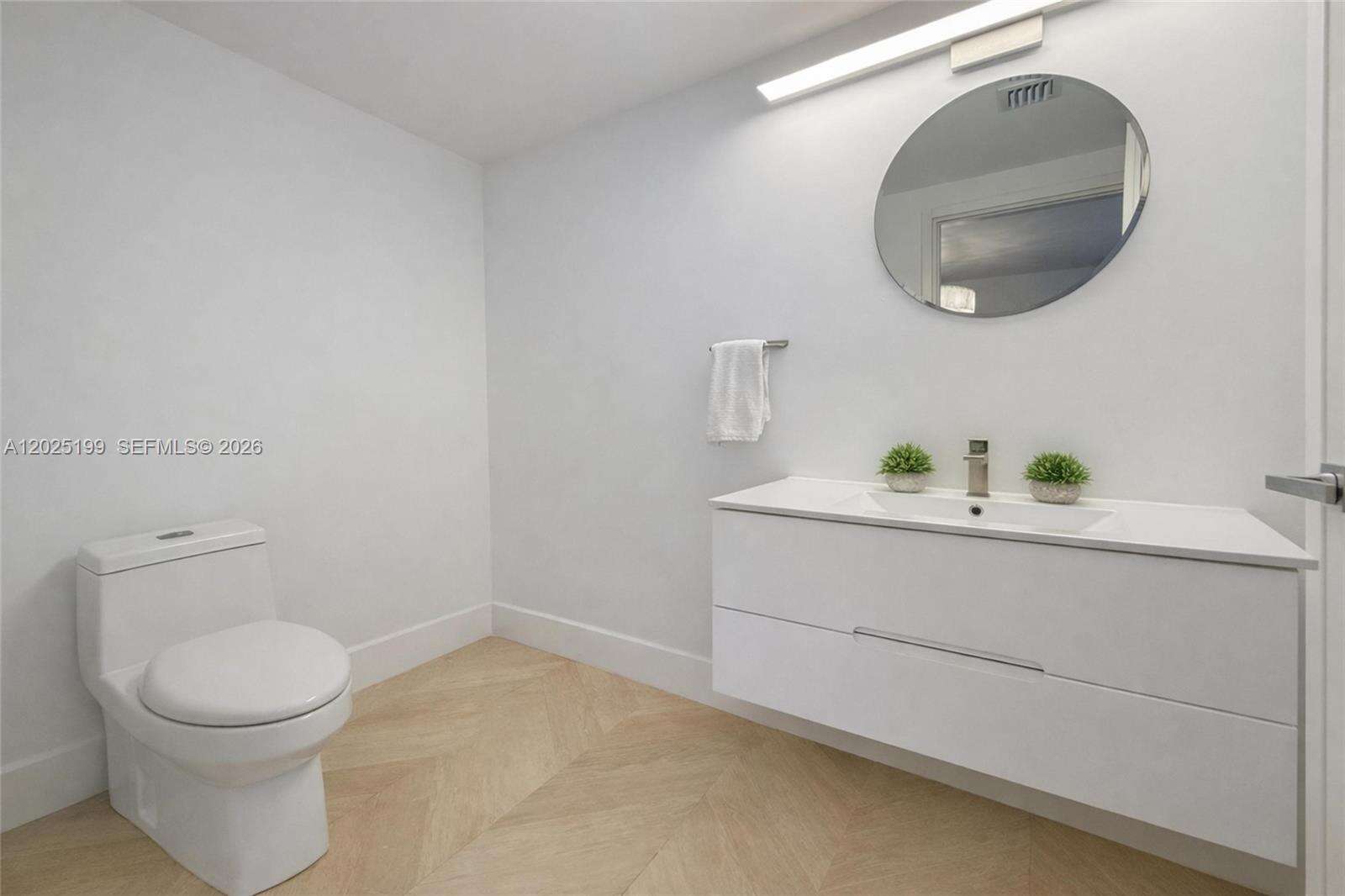 Brickell House at 1300 Brickell Bay Dr, Miami, FL 33131 - For Rent photo 12