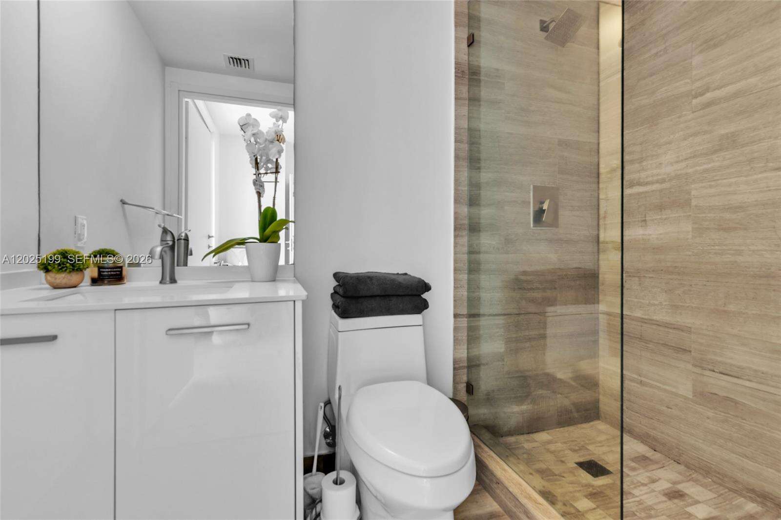 Brickell House at 1300 Brickell Bay Dr, Miami, FL 33131 - For Rent photo 15
