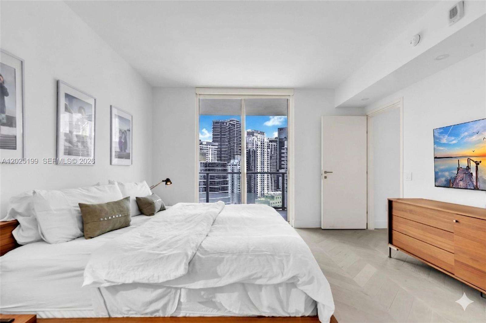 Brickell House at 1300 Brickell Bay Dr, Miami, FL 33131 - For Rent photo 17