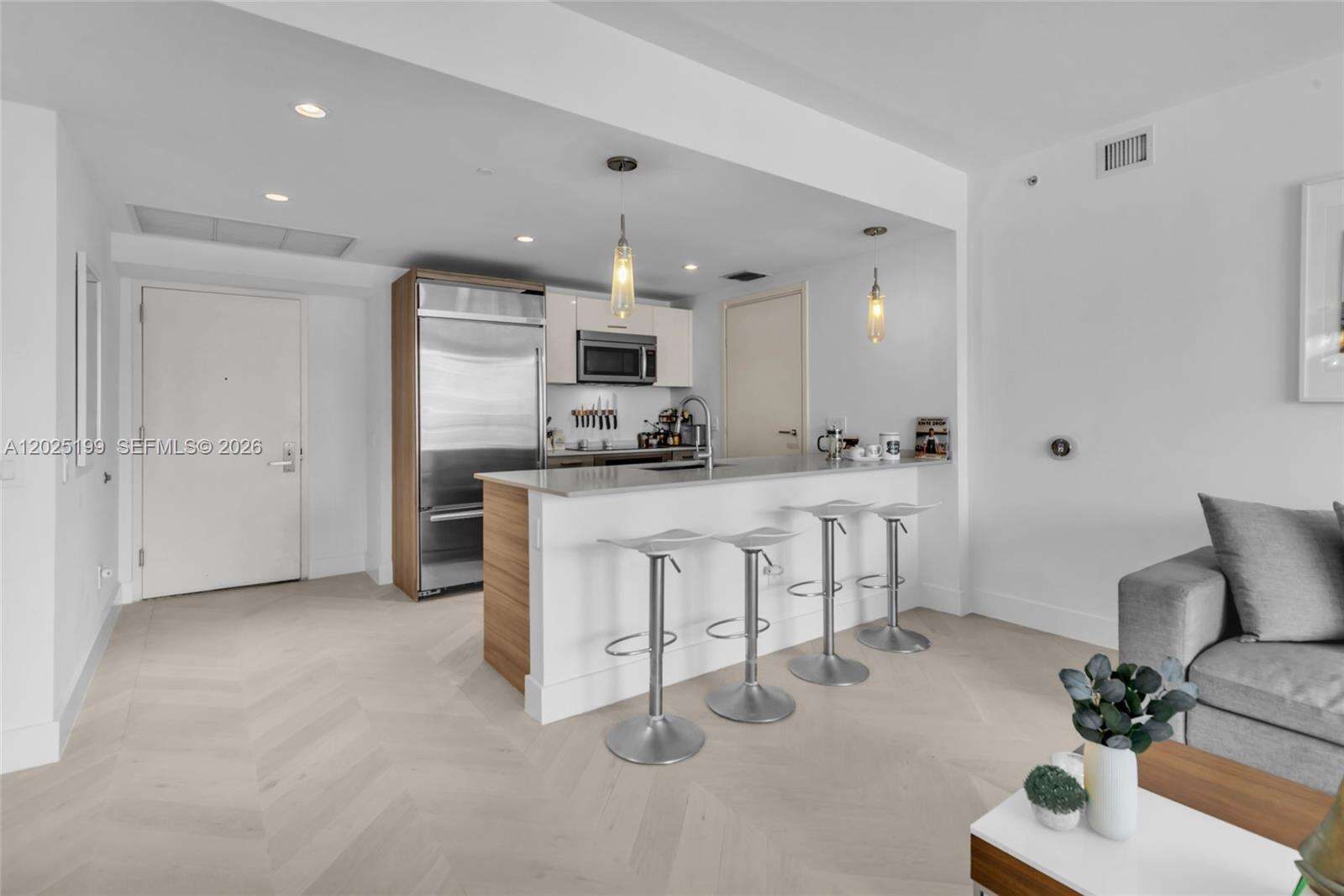 Brickell House at 1300 Brickell Bay Dr, Miami, FL 33131 - For Rent photo 3