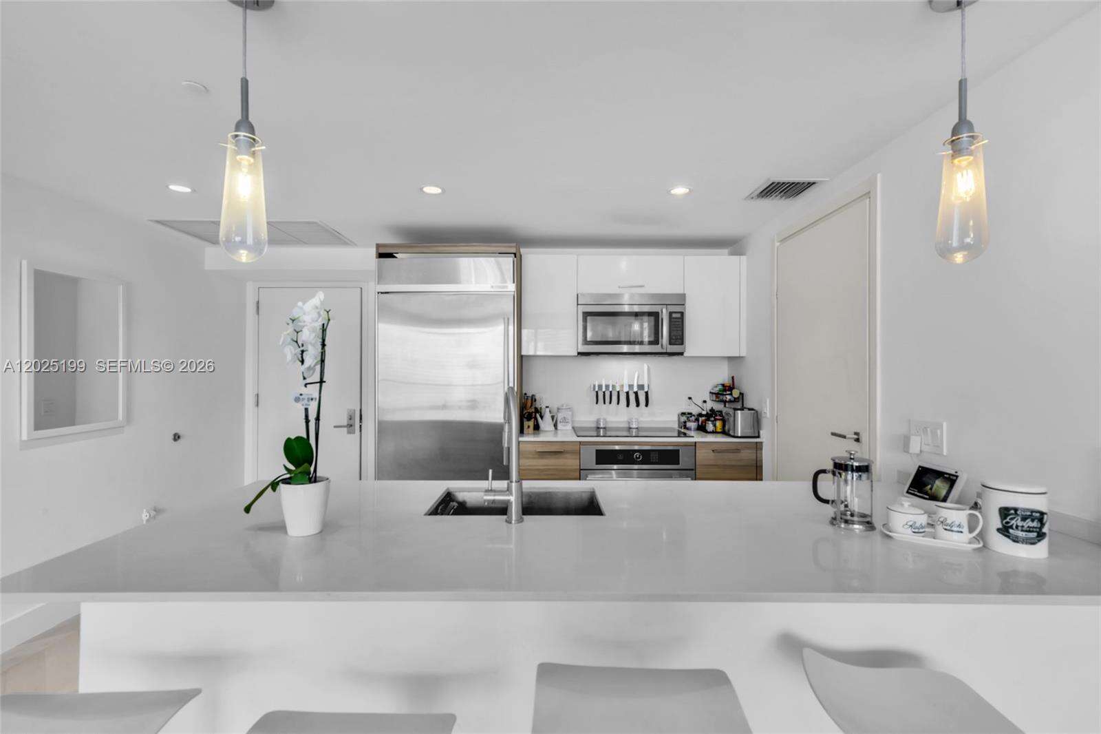 Brickell House at 1300 Brickell Bay Dr, Miami, FL 33131 - For Rent photo 5