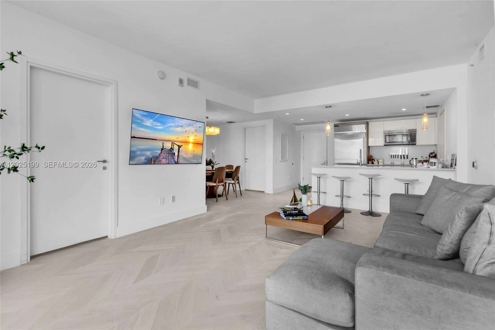 Brickell House at 1300 Brickell Bay Dr, Miami, FL 33131 - For Rent photo 7