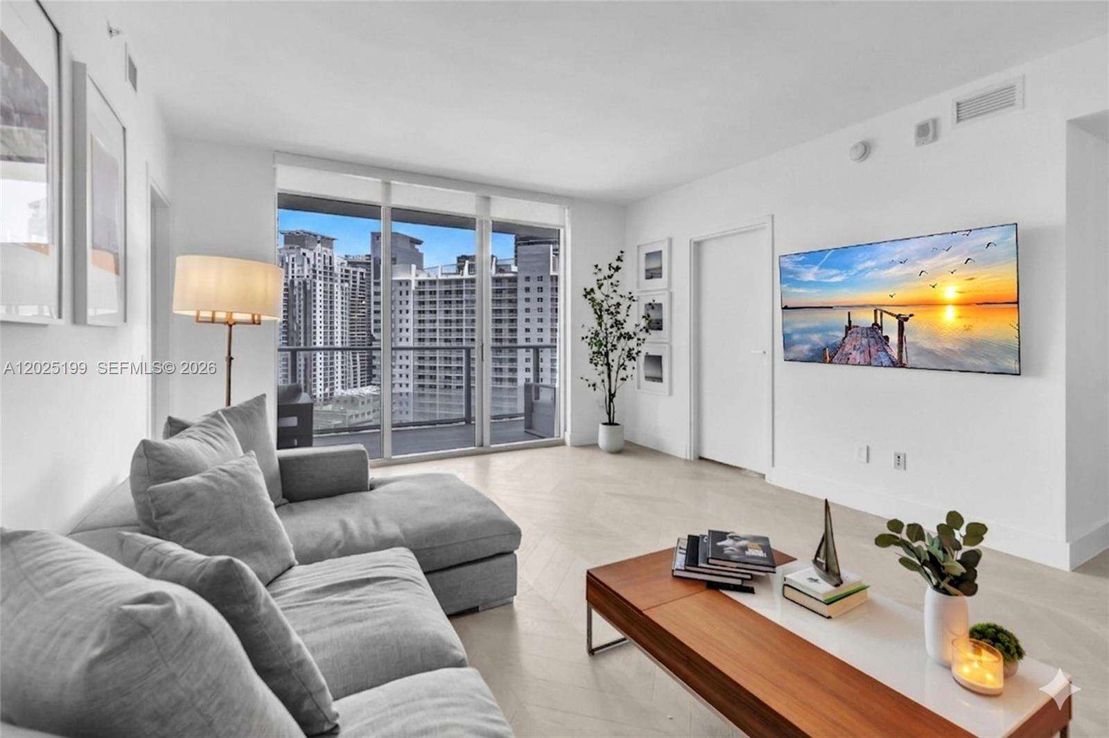 Brickell House at 1300 Brickell Bay Dr, Miami, FL 33131 - For Rent photo 8