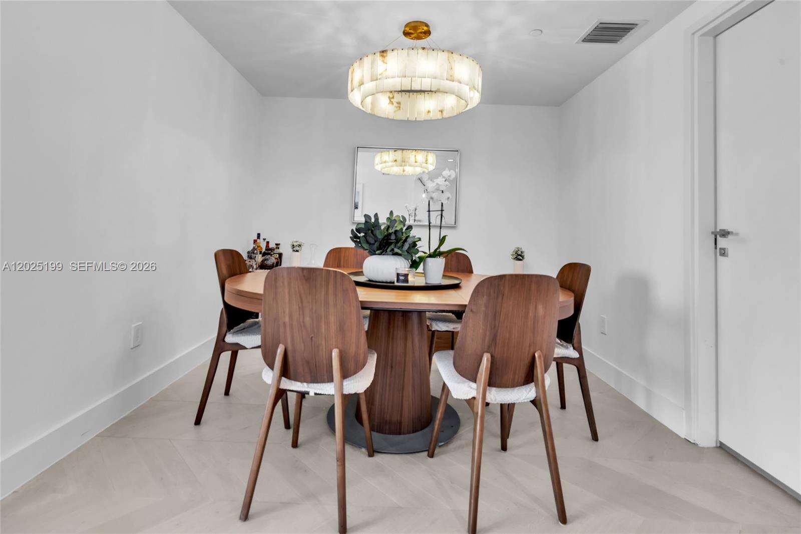 Brickell House at 1300 Brickell Bay Dr, Miami, FL 33131 - For Rent photo 9