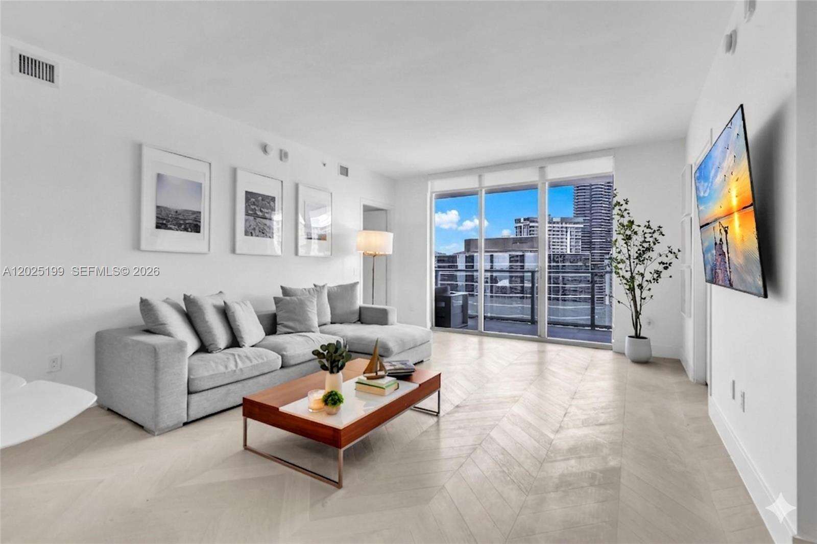 Brickell House at 1300 Brickell Bay Dr, Miami, FL 33131 - For Rent photo 10