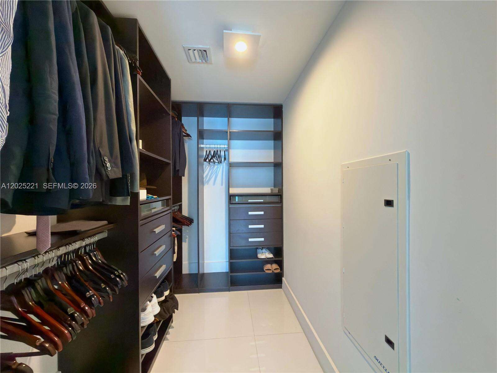 Epic Residences at 200 Biscayne Blvd Way, Miami, FL 33131 - For Rent photo 11