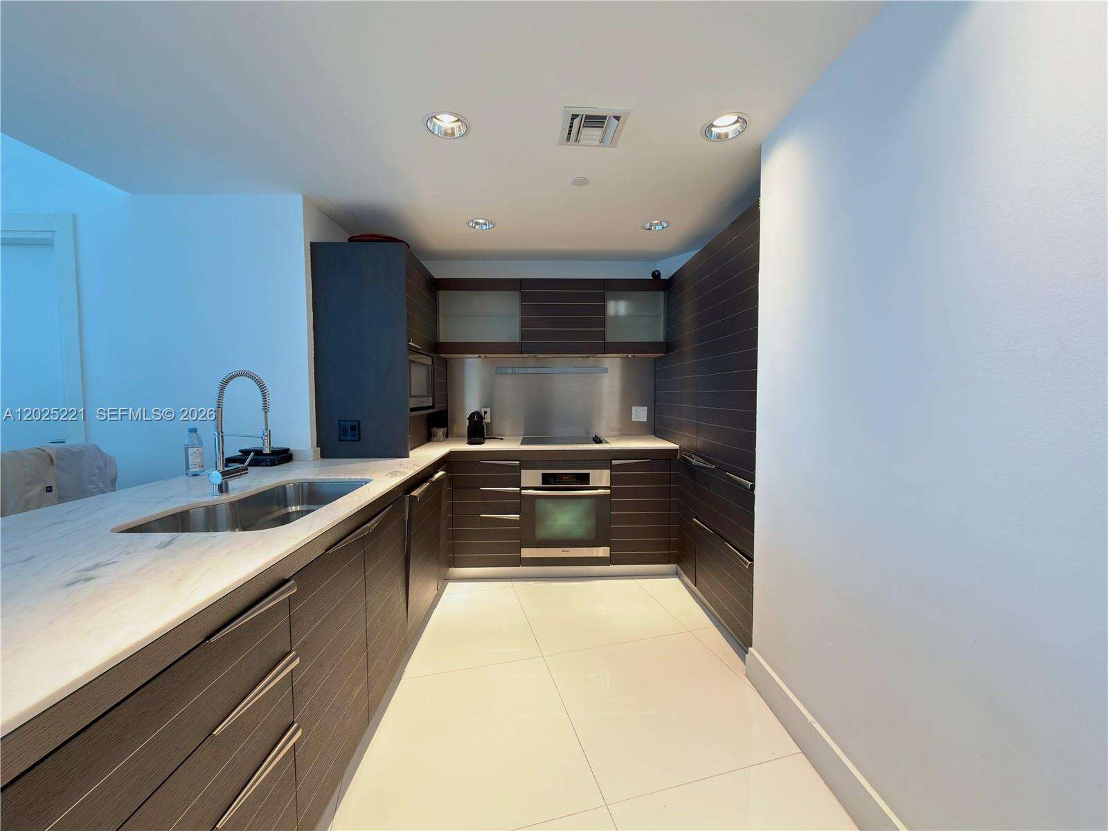 Epic Residences at 200 Biscayne Blvd Way, Miami, FL 33131 - For Rent photo 4