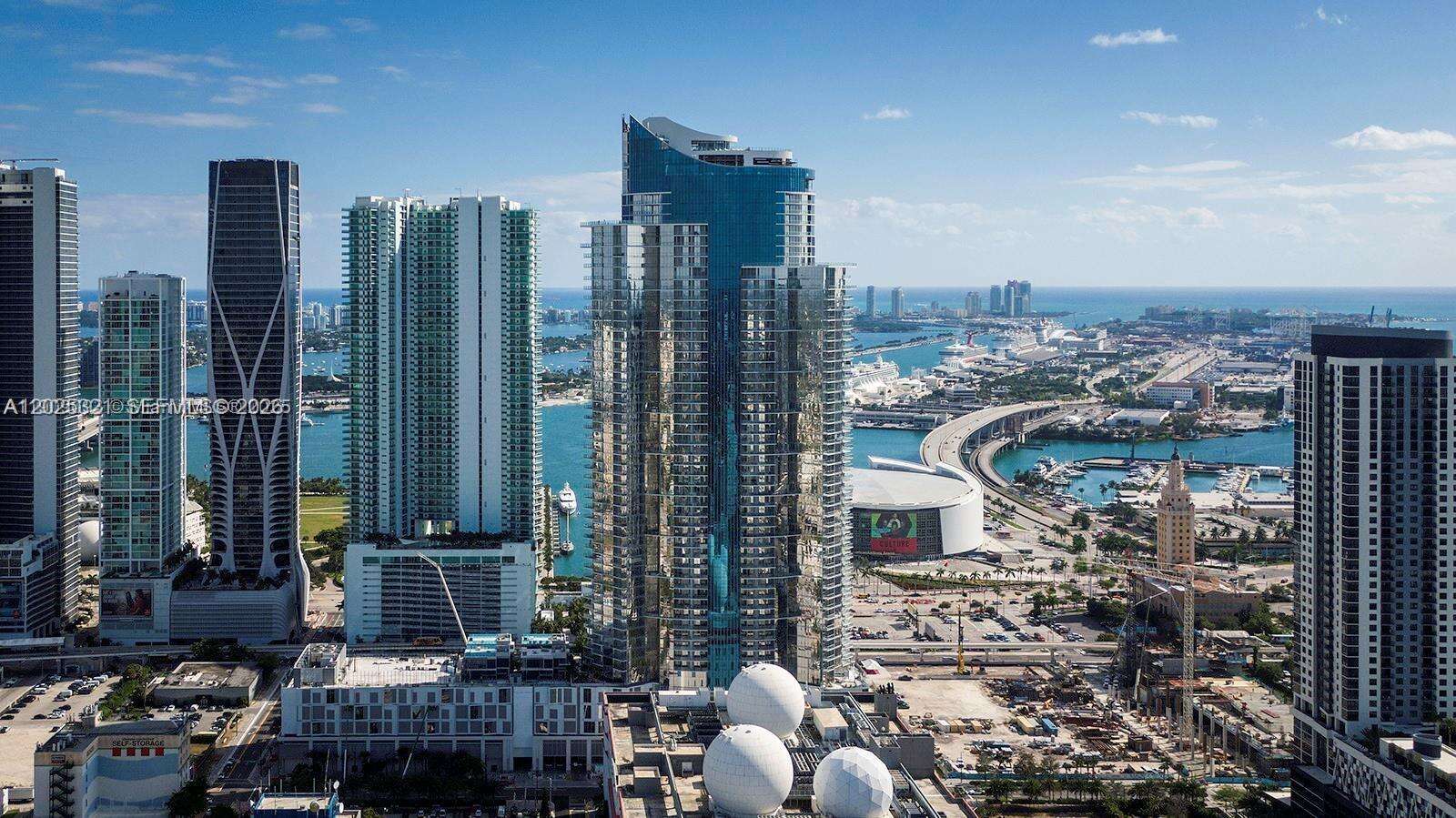 Paramount Miami Worldcenter at 851 1 Ave, Miami, FL 33132 - For Rent photo 1