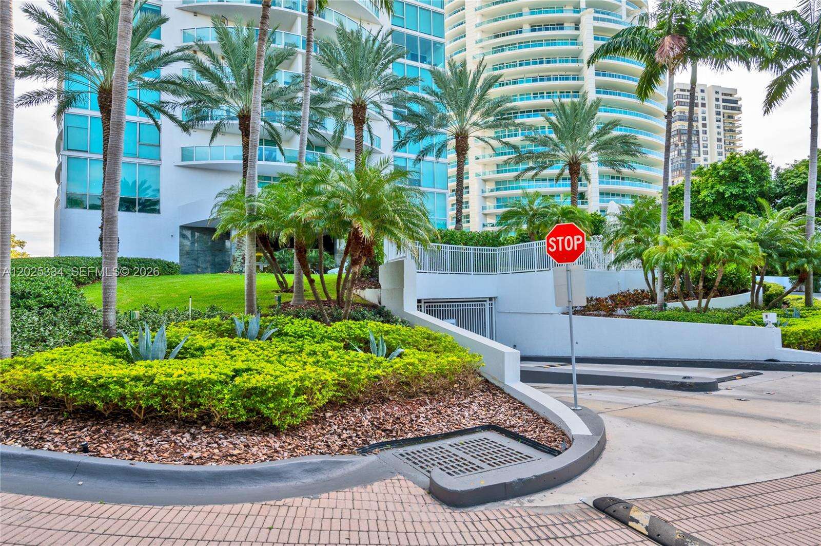 Skyline On Brickell at 2101 Brickell Ave, Miami, FL 33129 - For Rent photo 13