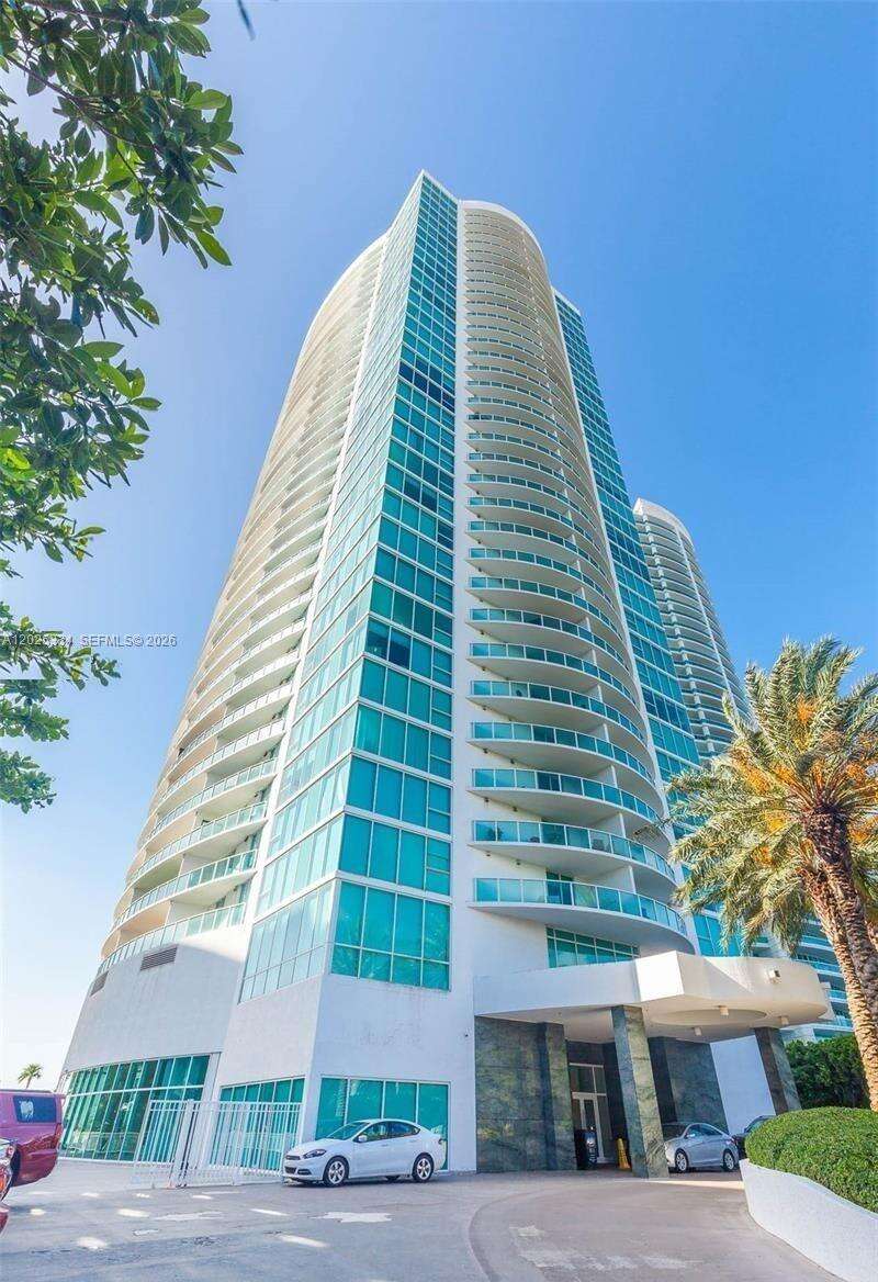 Skyline On Brickell at 2101 Brickell Ave, Miami, FL 33129 - For Rent photo 14