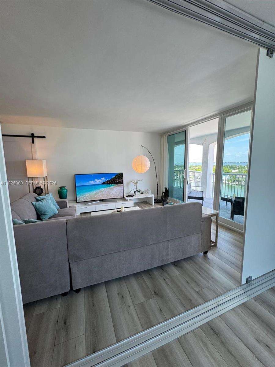 The Carriage House at 5401 Collins Ave, Miami Beach, FL 33140 - For Rent photo 14