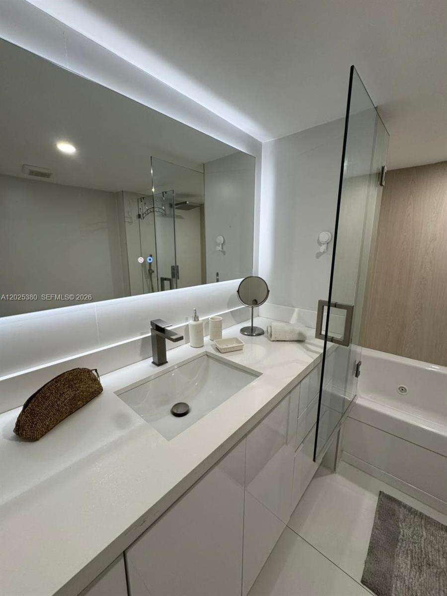 The Carriage House at 5401 Collins Ave, Miami Beach, FL 33140 - For Rent photo 25