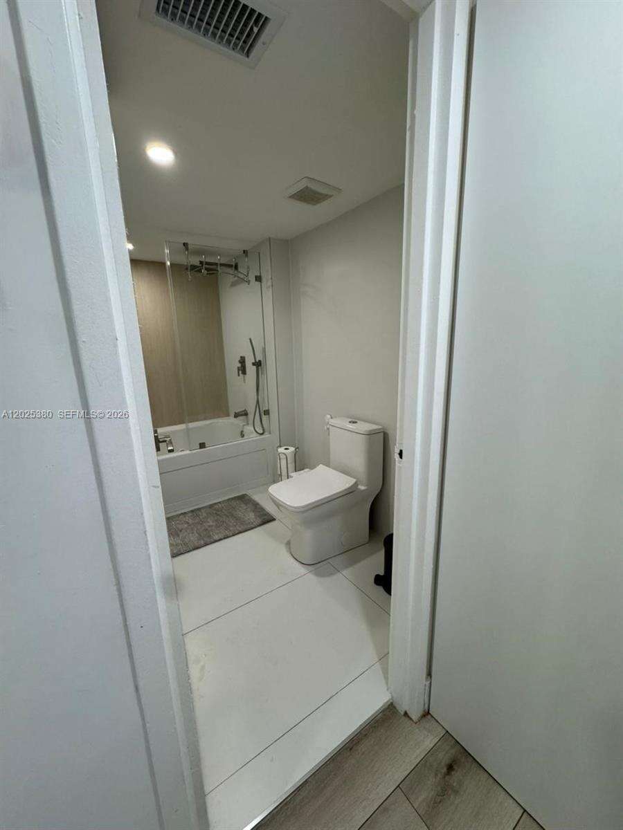 The Carriage House at 5401 Collins Ave, Miami Beach, FL 33140 - For Rent photo 26