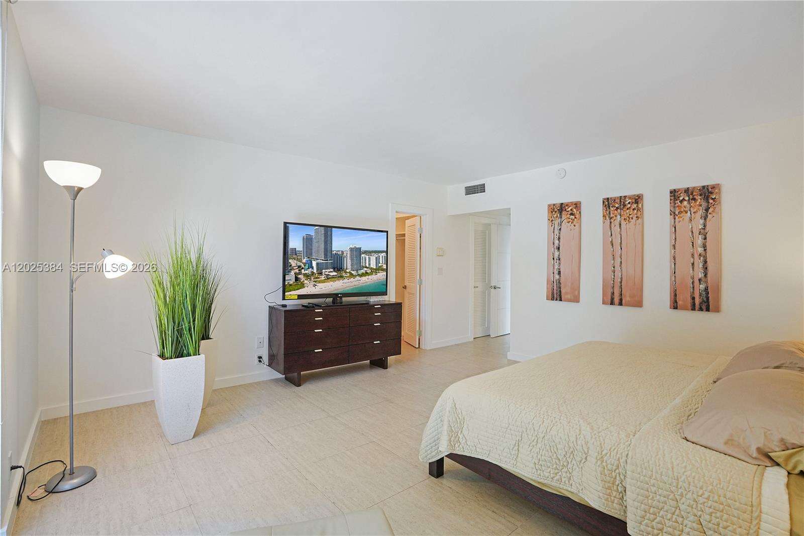 Sian Ocean Residences at 4001 Ocean Dr, Hollywood, FL 33019 - For Rent photo 11