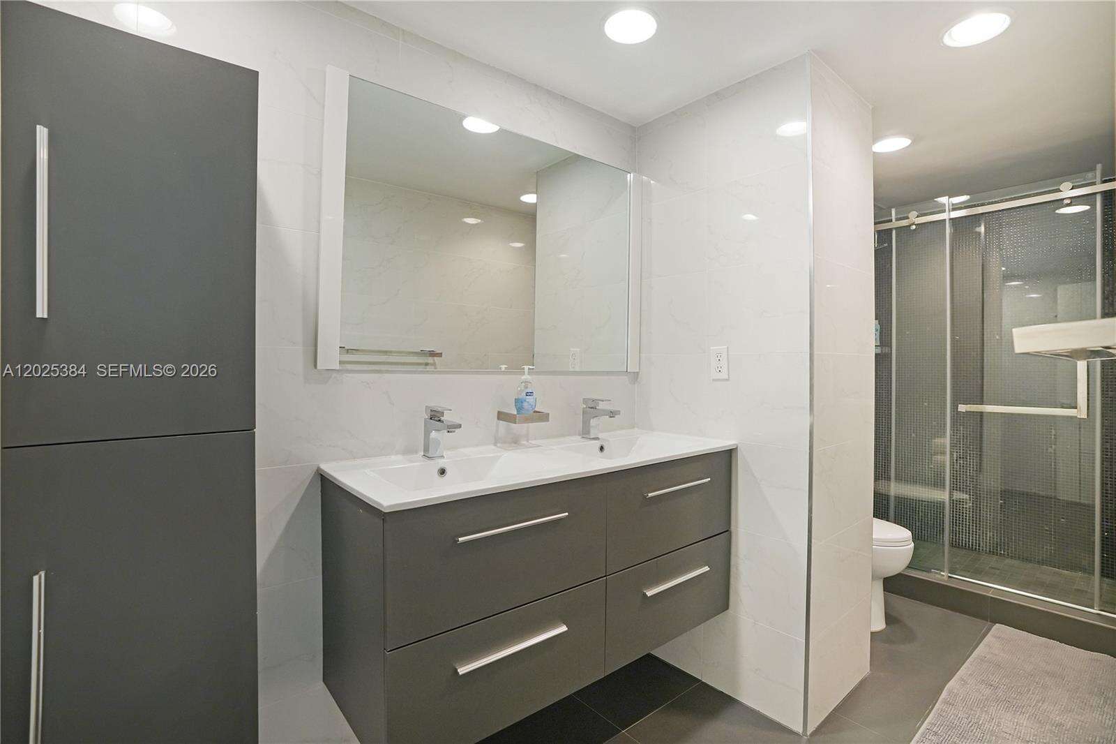 Sian Ocean Residences at 4001 Ocean Dr, Hollywood, FL 33019 - For Rent photo 18