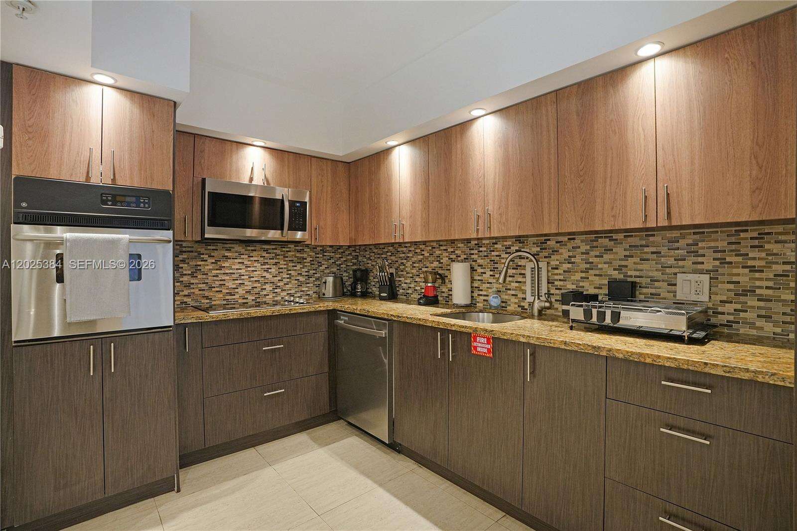 Sian Ocean Residences at 4001 Ocean Dr, Hollywood, FL 33019 - For Rent photo 4
