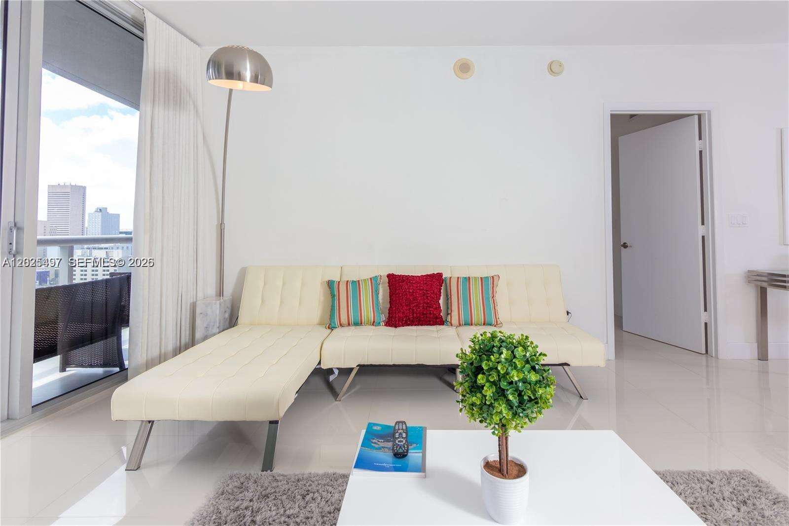 Icon Brickell 3 at 485 Brickell Ave, Miami, FL 33131 - For Rent photo 14