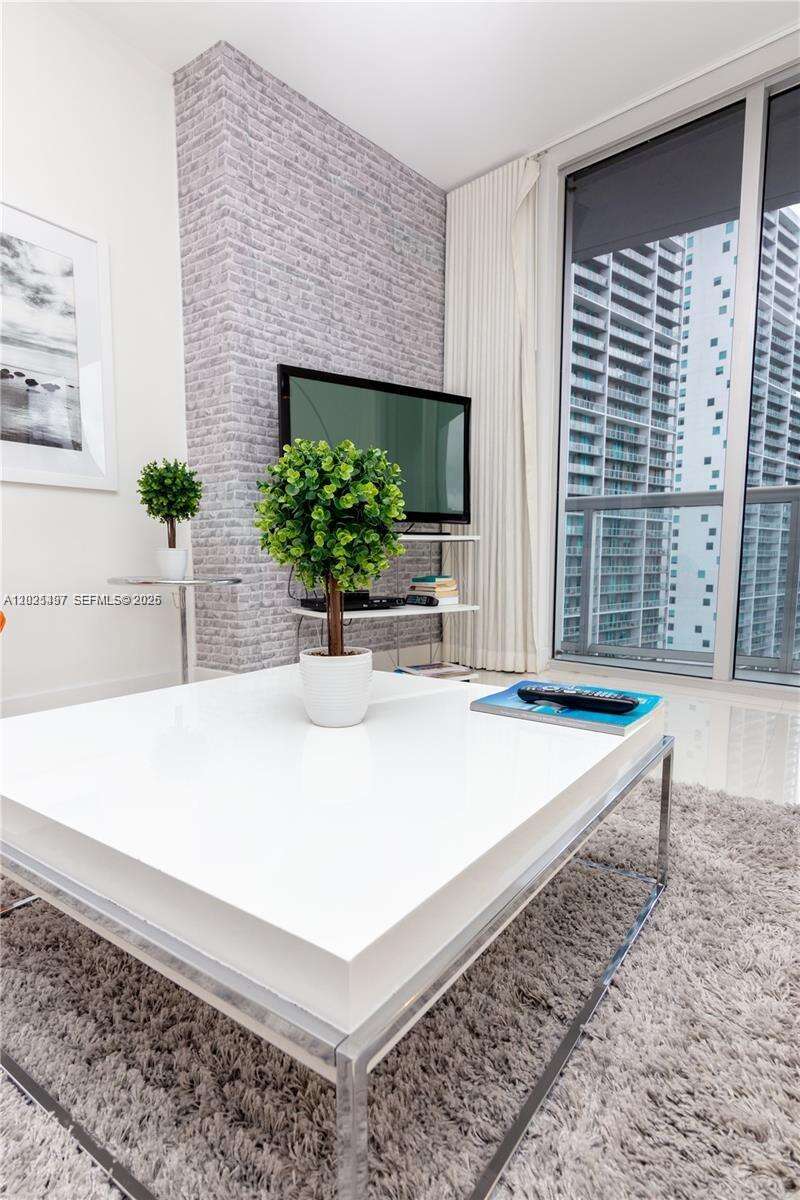 Icon Brickell 3 at 485 Brickell Ave, Miami, FL 33131 - For Rent photo 18