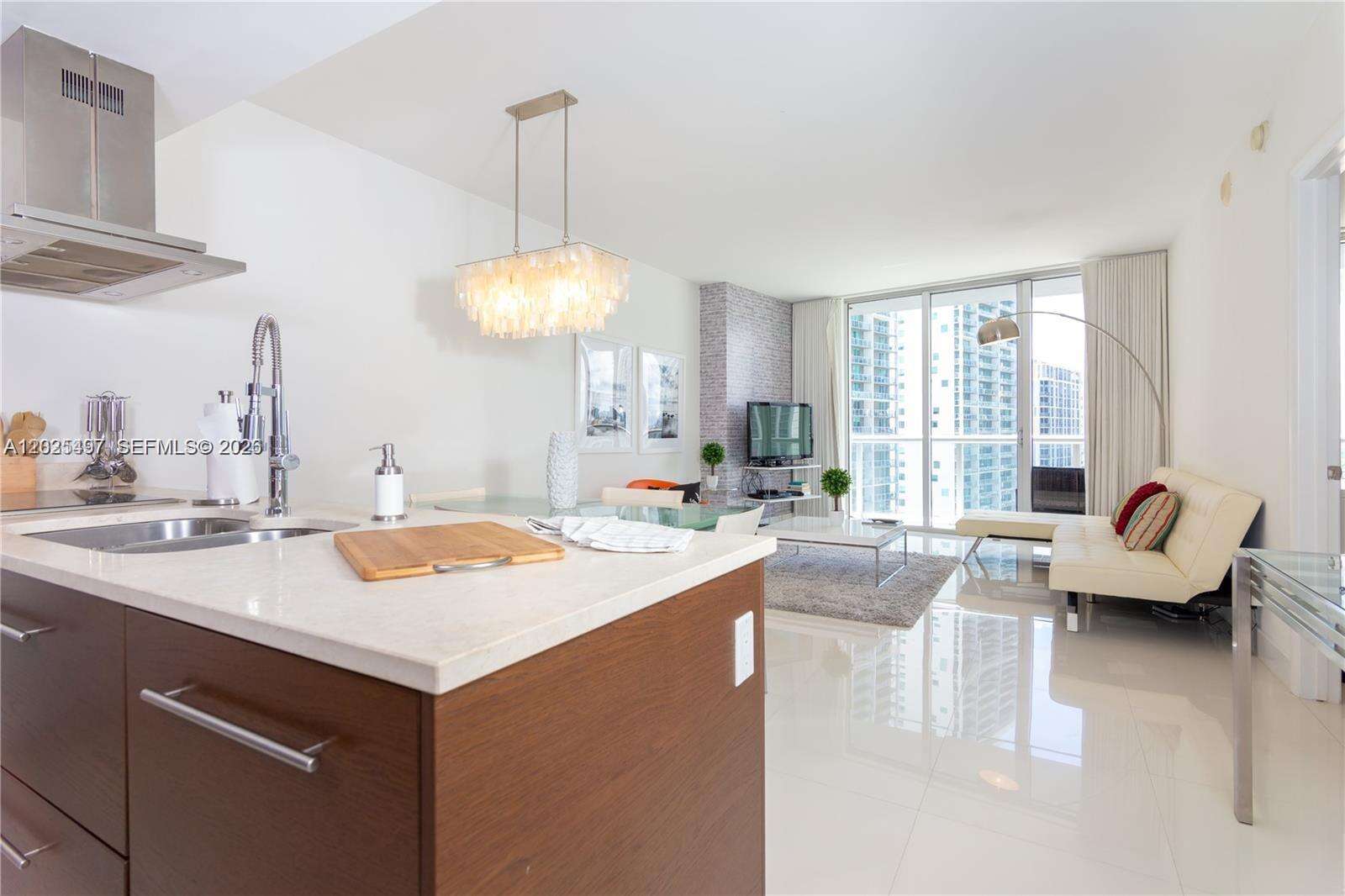 Icon Brickell 3 at 485 Brickell Ave, Miami, FL 33131 - For Rent photo 5