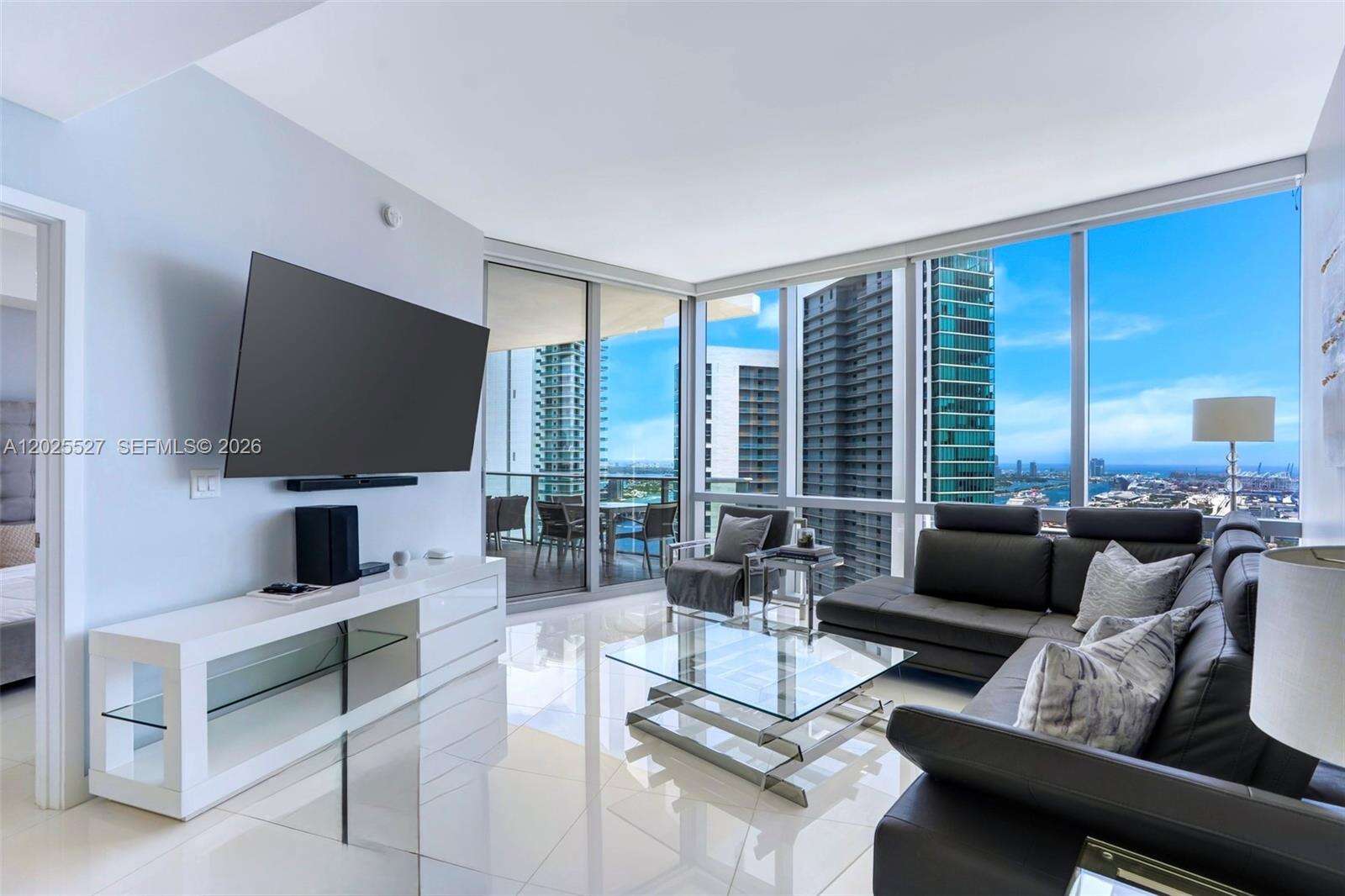 Paramount Miami Worldcenter at 851 1 Ave, Miami, FL 33132 - For Rent photo 1