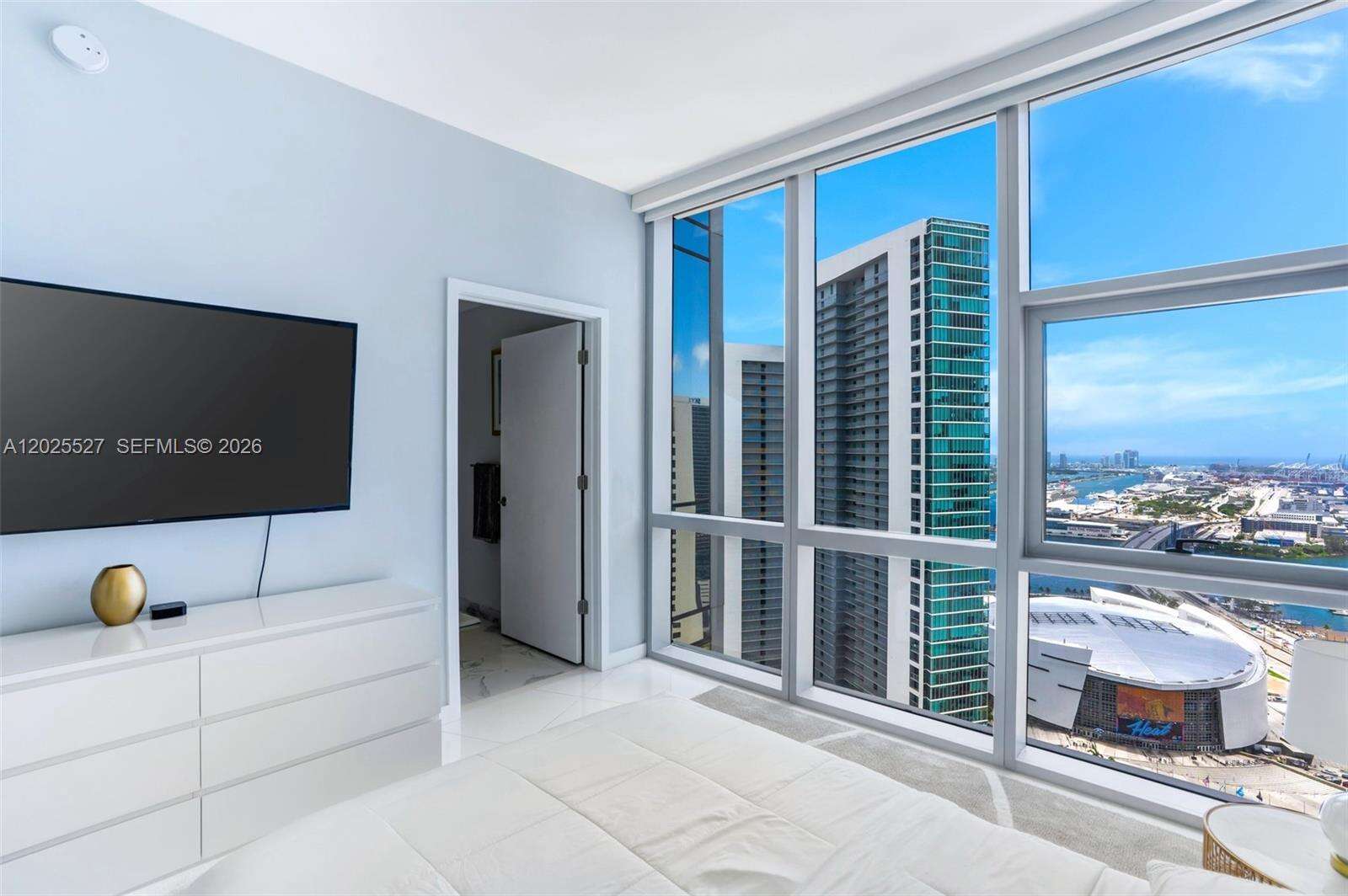 Paramount Miami Worldcenter at 851 1 Ave, Miami, FL 33132 - For Rent photo 21