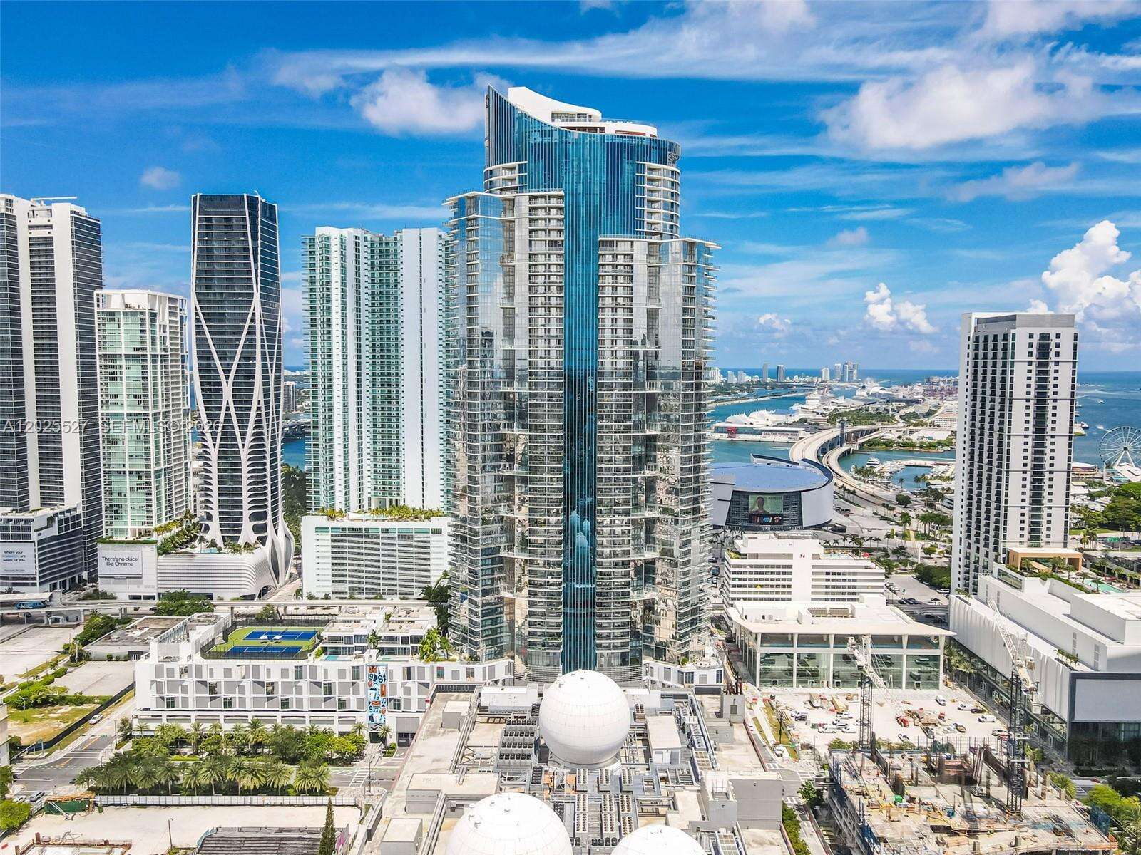 Paramount Miami Worldcenter at 851 1 Ave, Miami, FL 33132 - For Rent photo 29