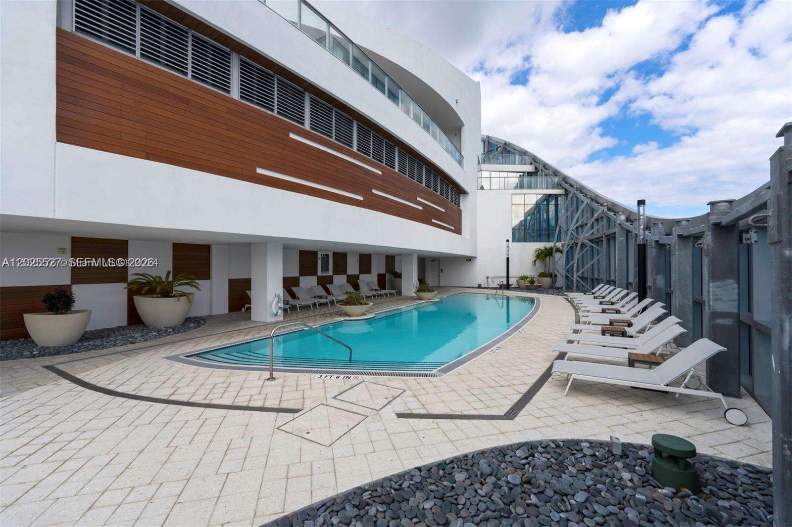 Paramount Miami Worldcenter at 851 1 Ave, Miami, FL 33132 - For Rent photo 58