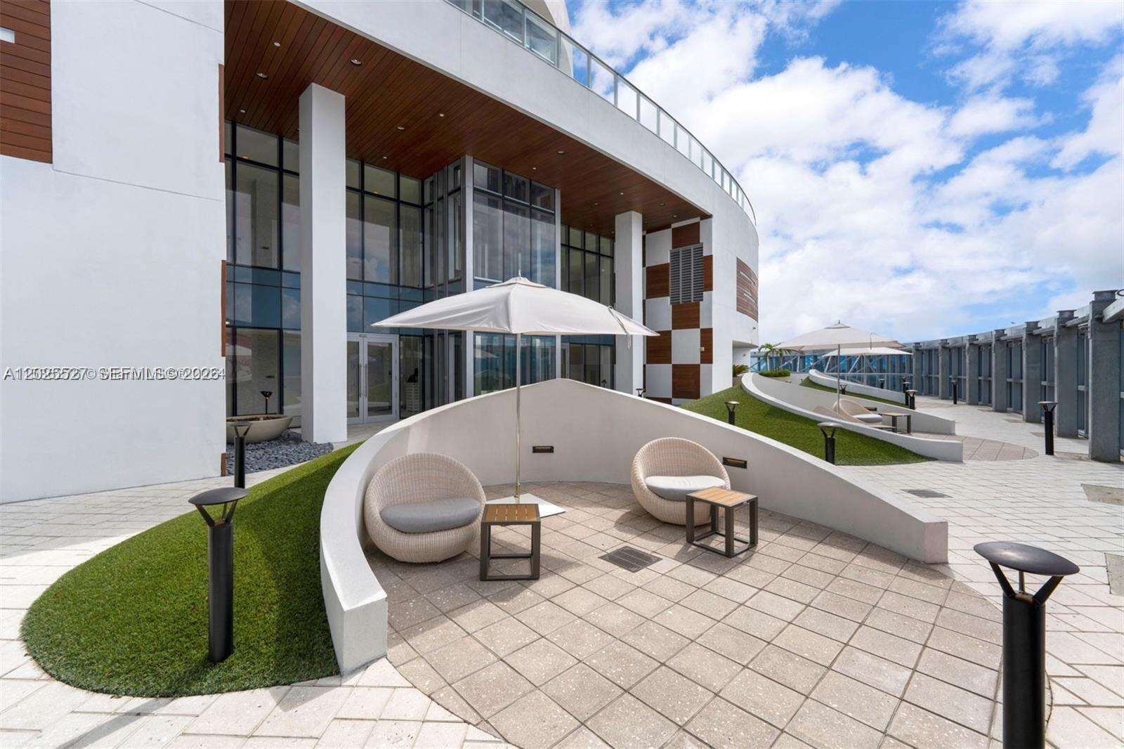 Paramount Miami Worldcenter at 851 1 Ave, Miami, FL 33132 - For Rent photo 59