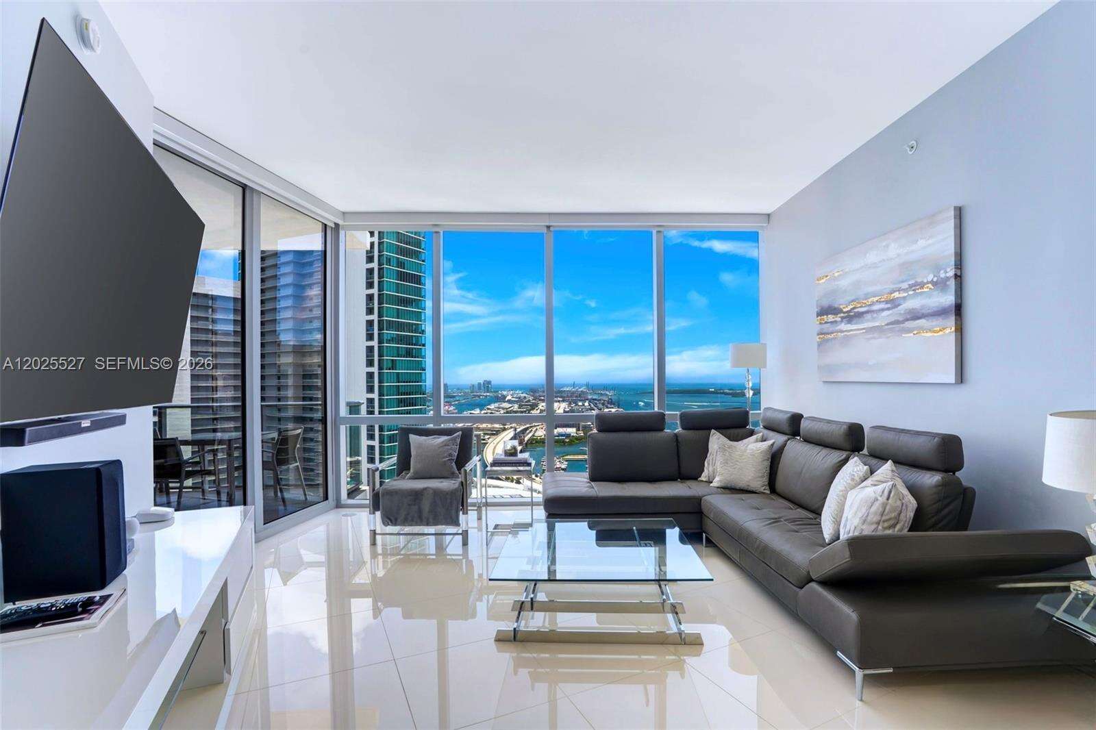 Paramount Miami Worldcenter at 851 1 Ave, Miami, FL 33132 - For Rent photo 7