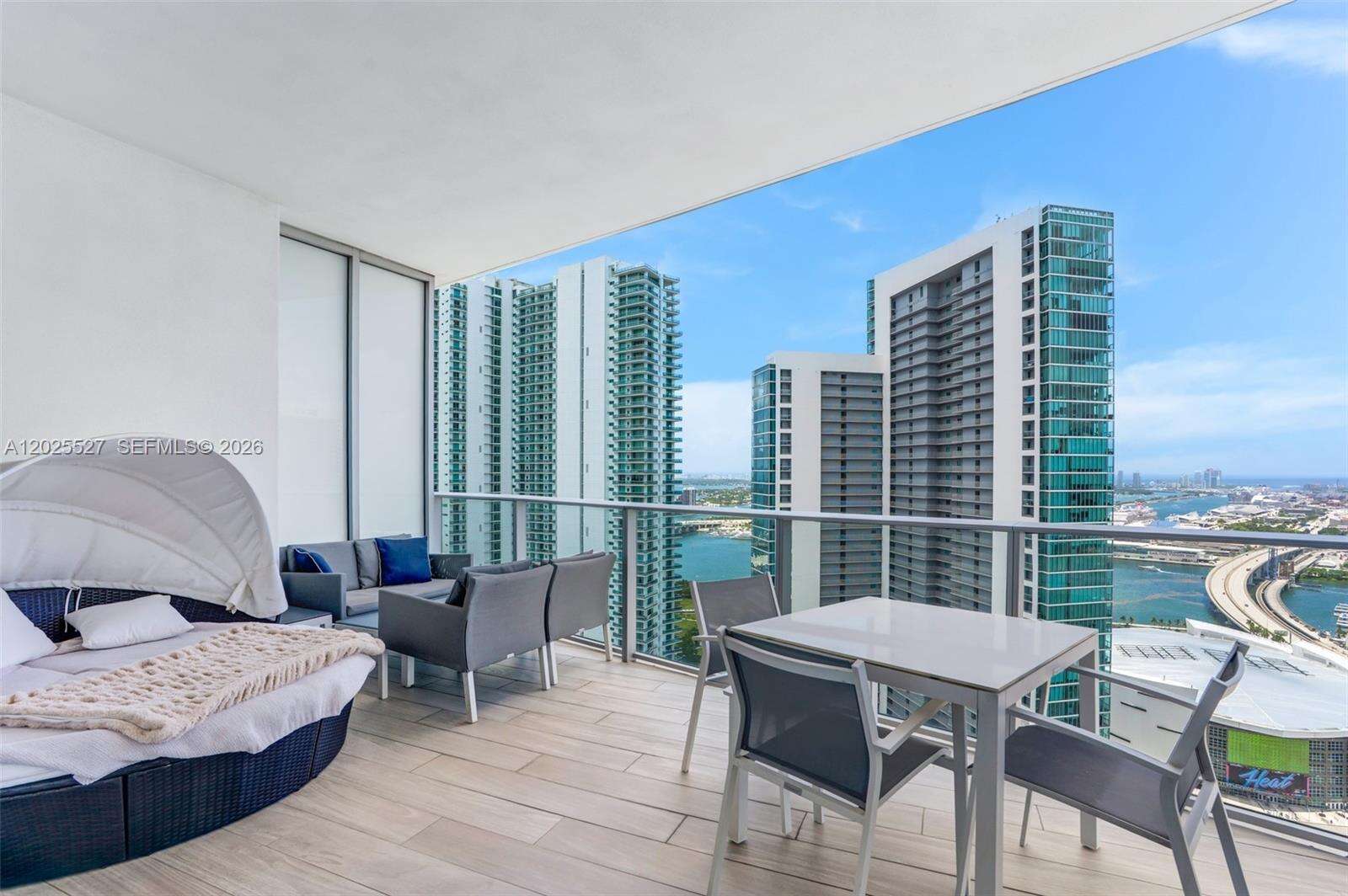 Paramount Miami Worldcenter at 851 1 Ave, Miami, FL 33132 - For Rent photo 8