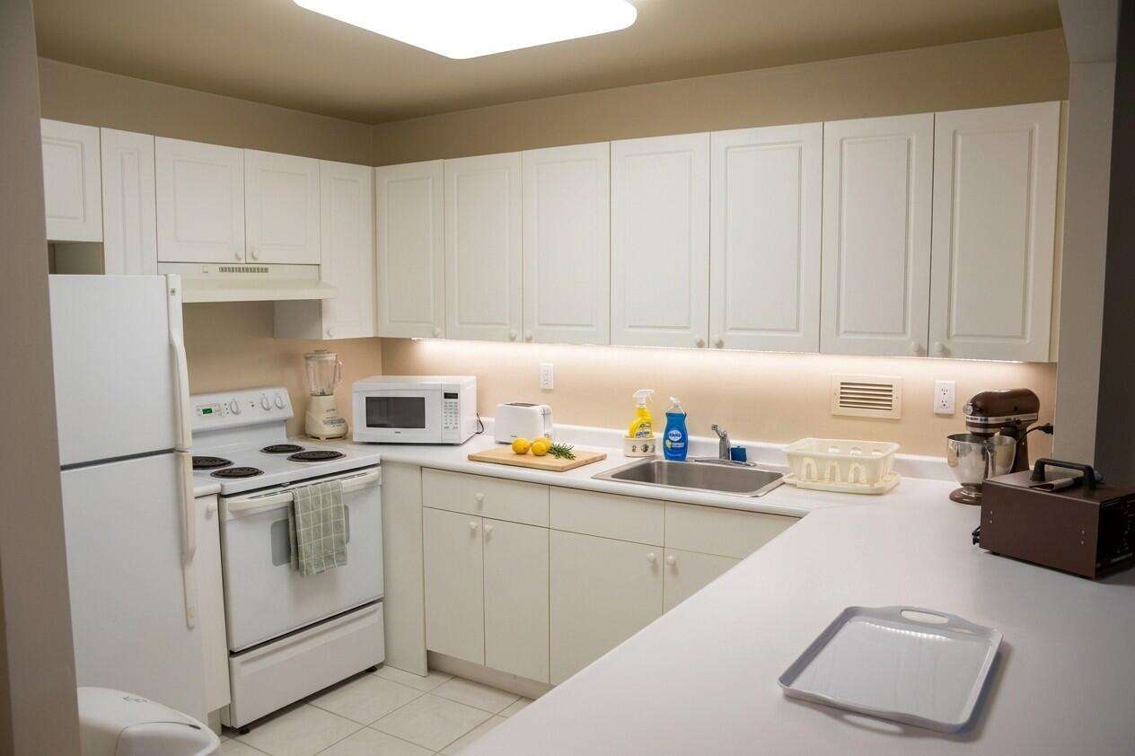 Roney Palace at 2301 Collins, Miami Beach, FL 33139 - For Rent photo 2