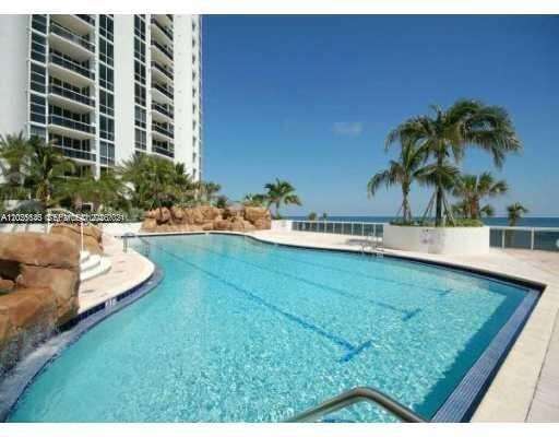Trump Royale at 18201 Collins Ave, Sunny Isles Beach, FL 33160 - For Rent photo 36