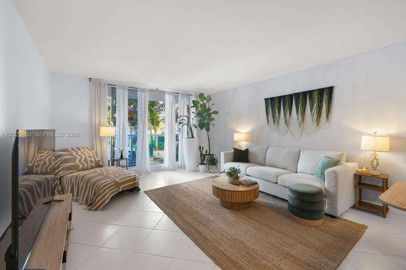 Roney Palace at 2301 Collins Ave, Miami Beach, FL 33139 - Out Of market photo 2