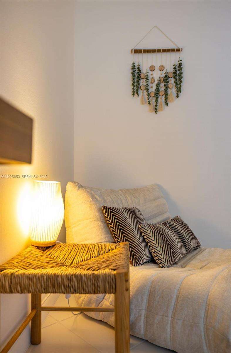 Roney Palace at 2301 Collins Ave, Miami Beach, FL 33139 - Out Of market photo 11