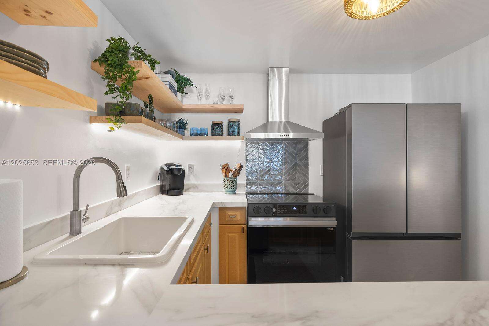 Roney Palace at 2301 Collins Ave, Miami Beach, FL 33139 - Out Of market photo 13