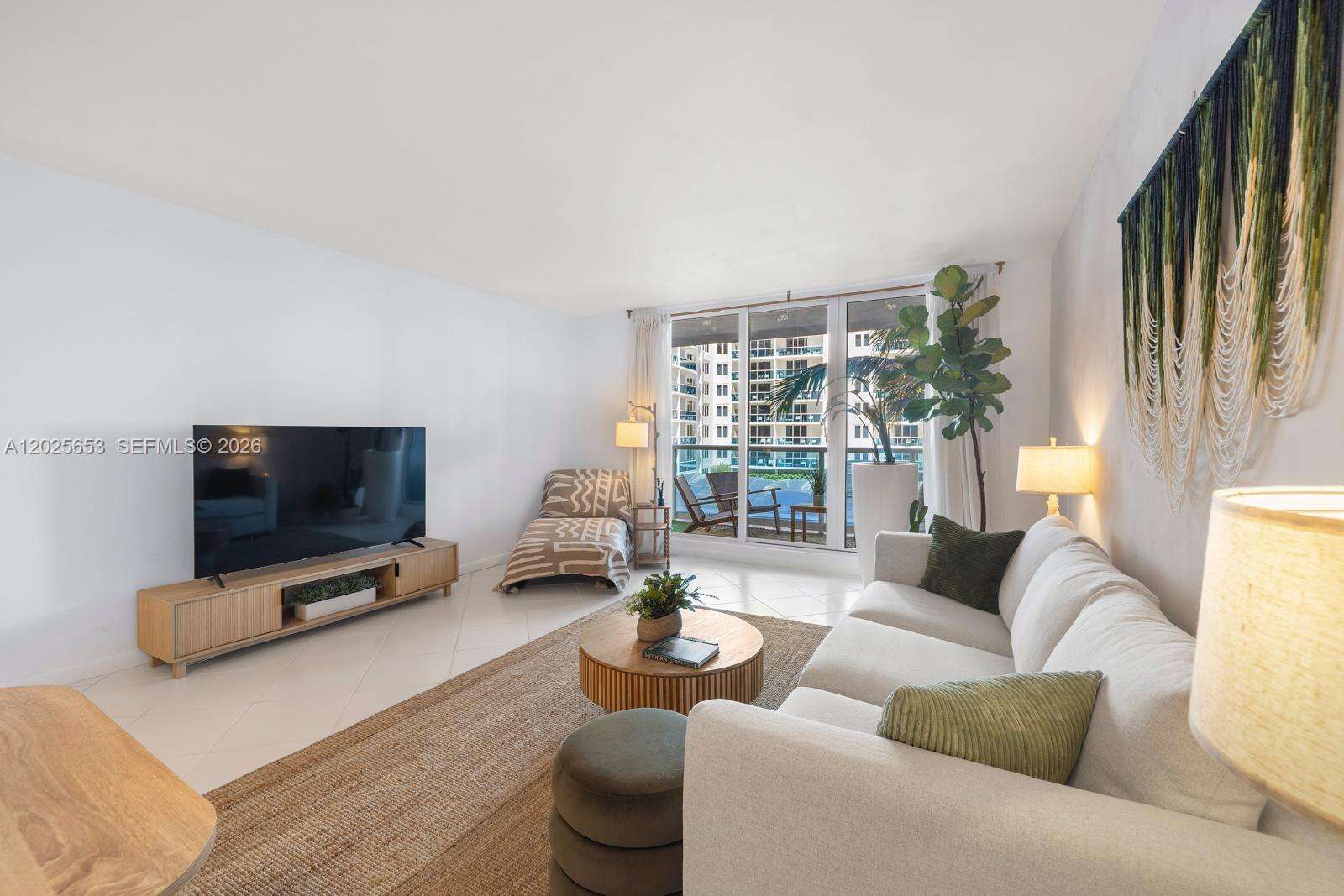 Roney Palace at 2301 Collins Ave, Miami Beach, FL 33139 - Out Of market photo 20