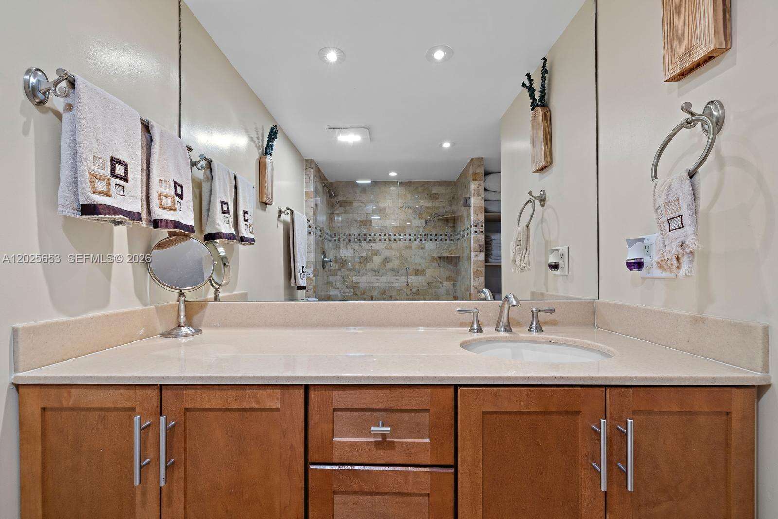 Roney Palace at 2301 Collins Ave, Miami Beach, FL 33139 - Out Of market photo 34