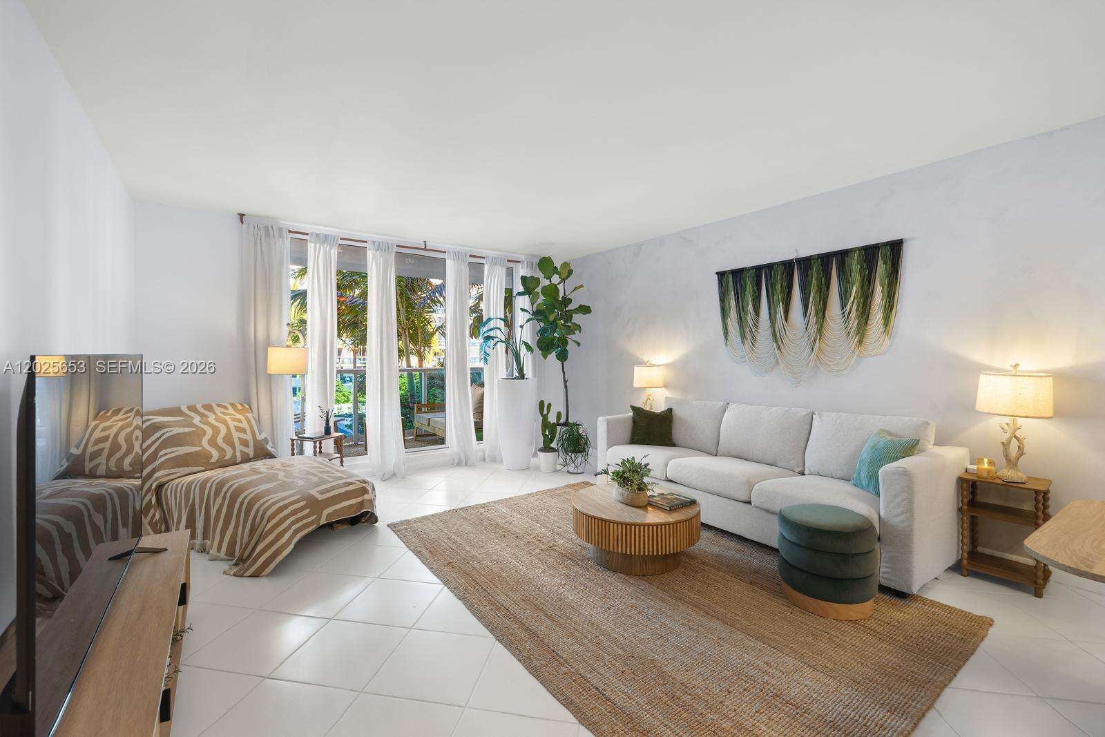 Roney Palace at 2301 Collins Ave, Miami Beach, FL 33139 - Out Of market photo 38